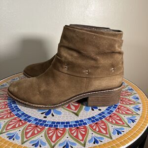 Tamaris Womens Sz 7.5 Ankle Brown Booties Folded Slouch Suede Zip Western